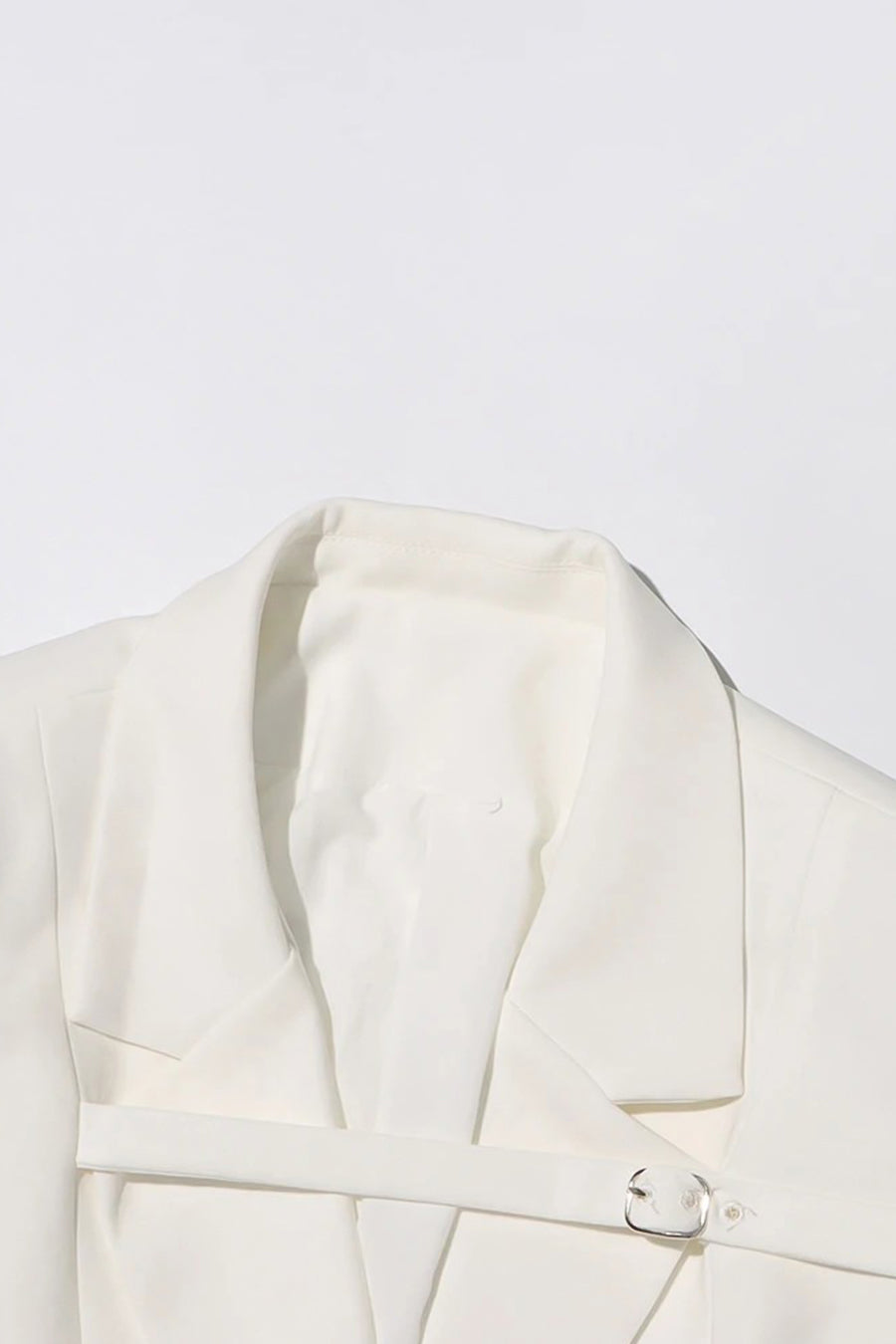 Göğüs Şerit Detaylı Beyaz Blazer
