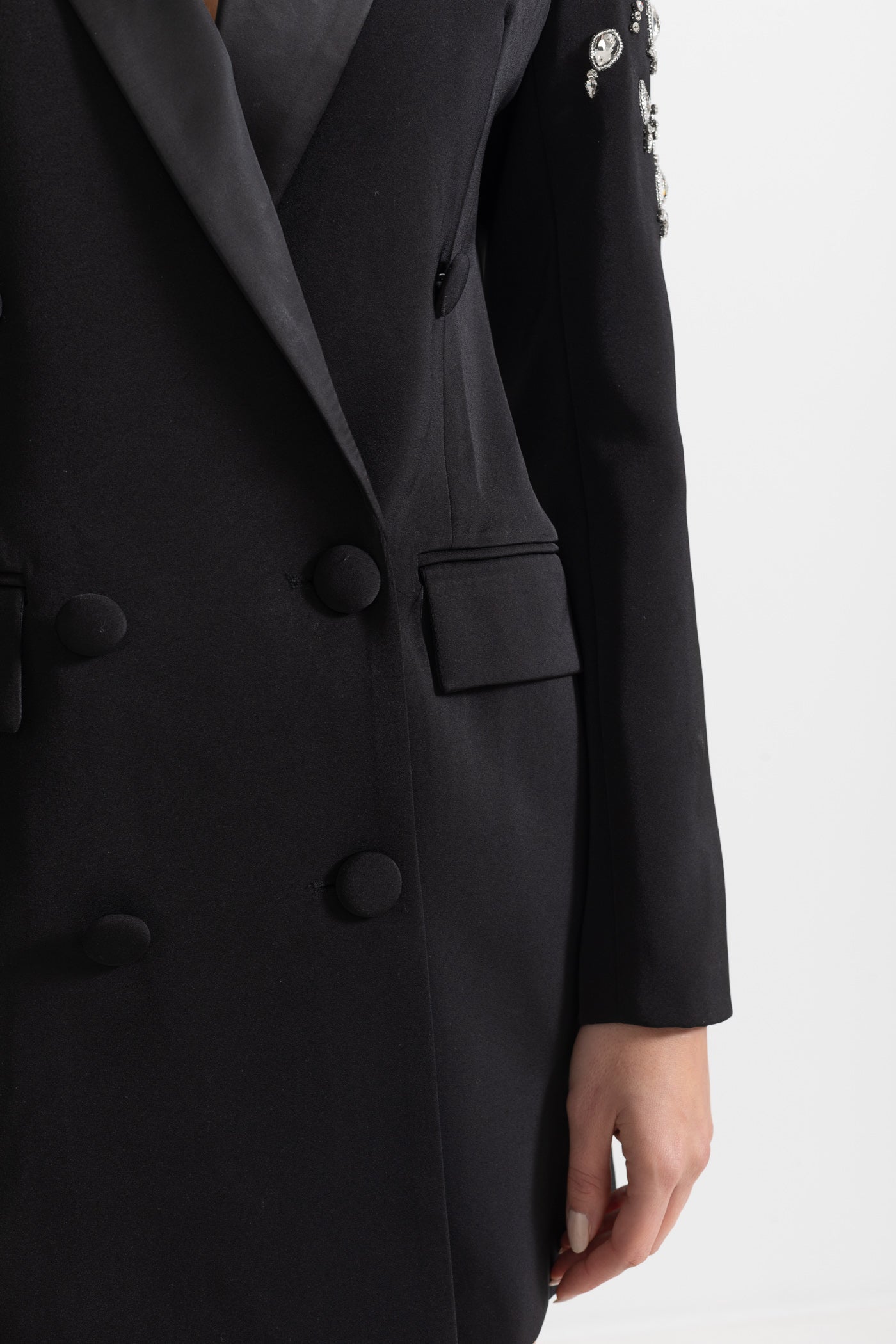 Taş İşlemeli Omuz Detaylı Siyah Blazer