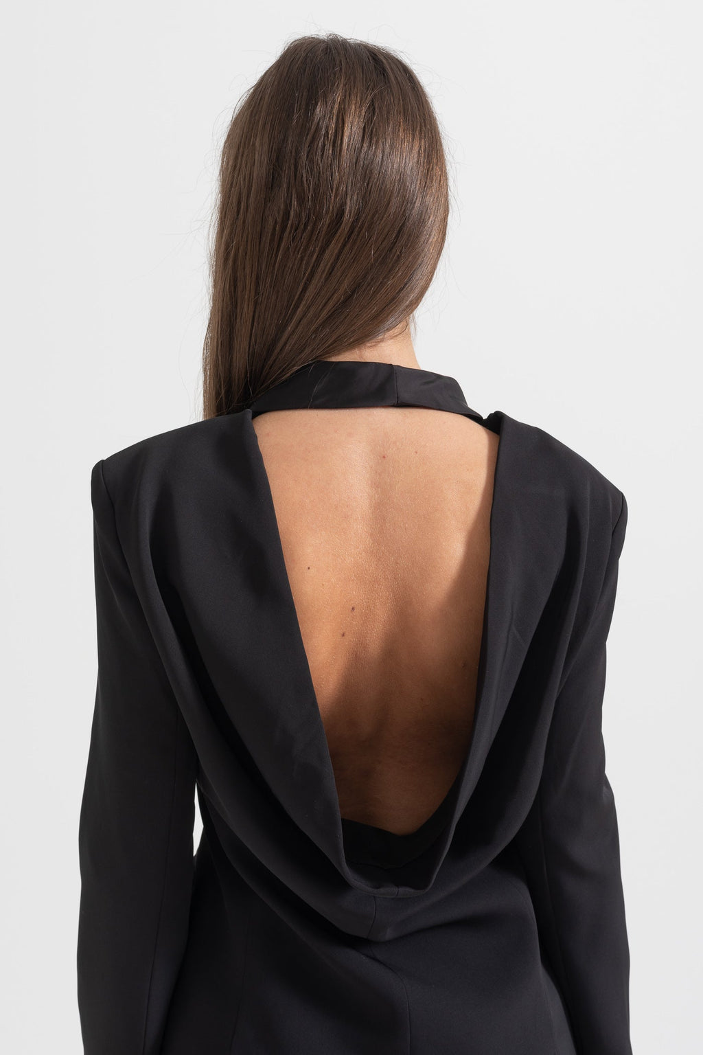 Şal Yaka Detaylı Siyah Sırt Dekolteli Blazer