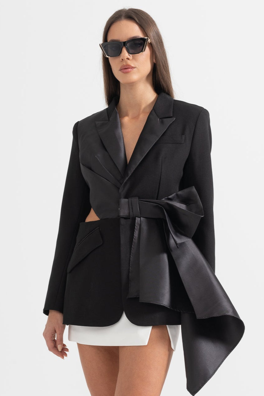 Sırt Dekolteli Asimetrik Siyah Blazer