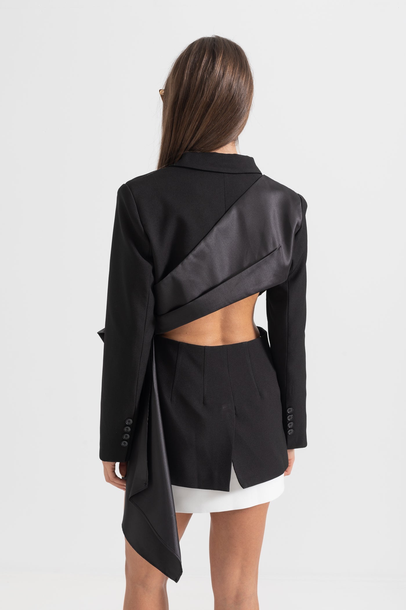 Sırt Dekolteli Asimetrik Siyah Blazer