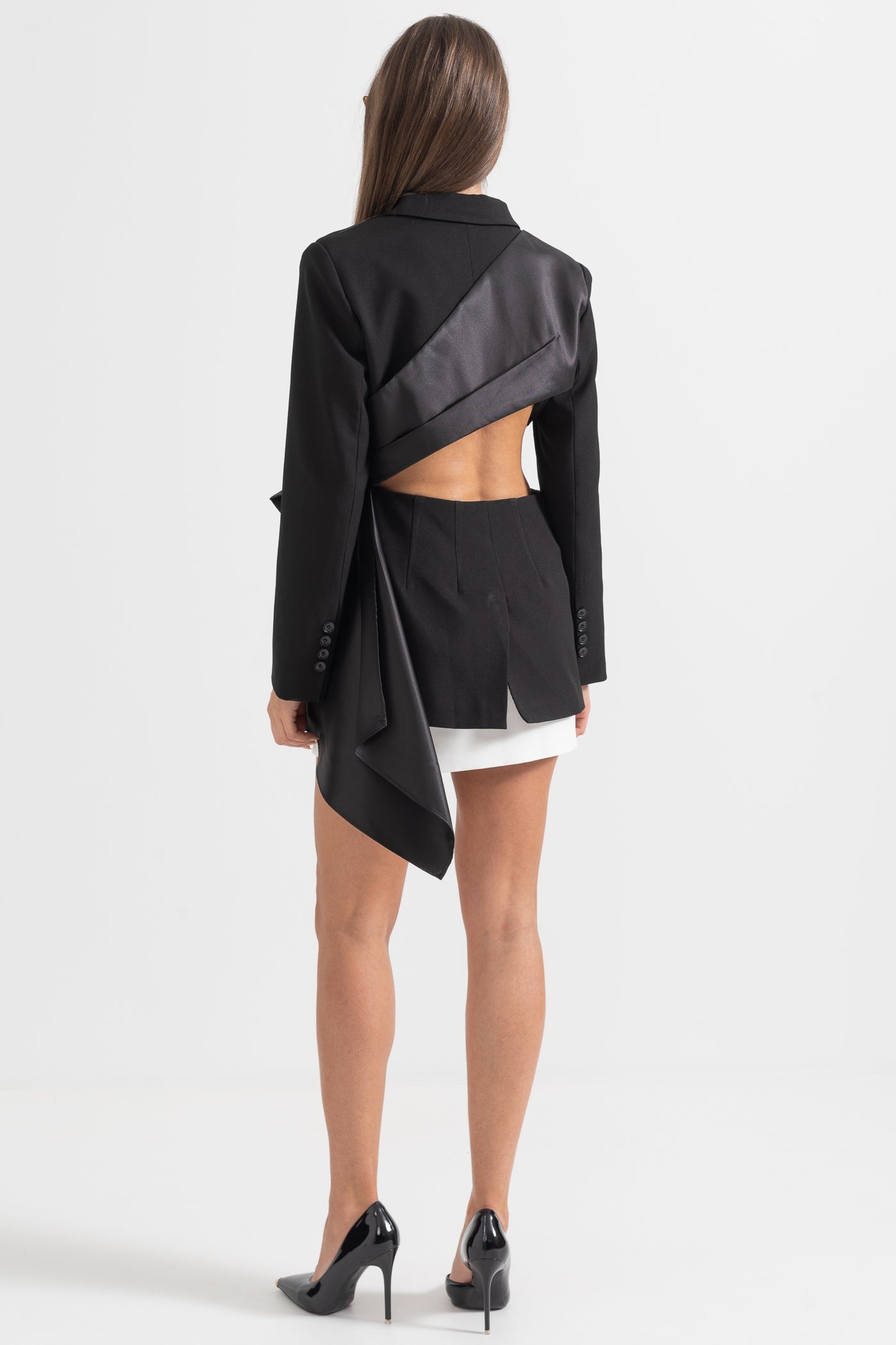 Sırt Dekolteli Asimetrik Siyah Blazer