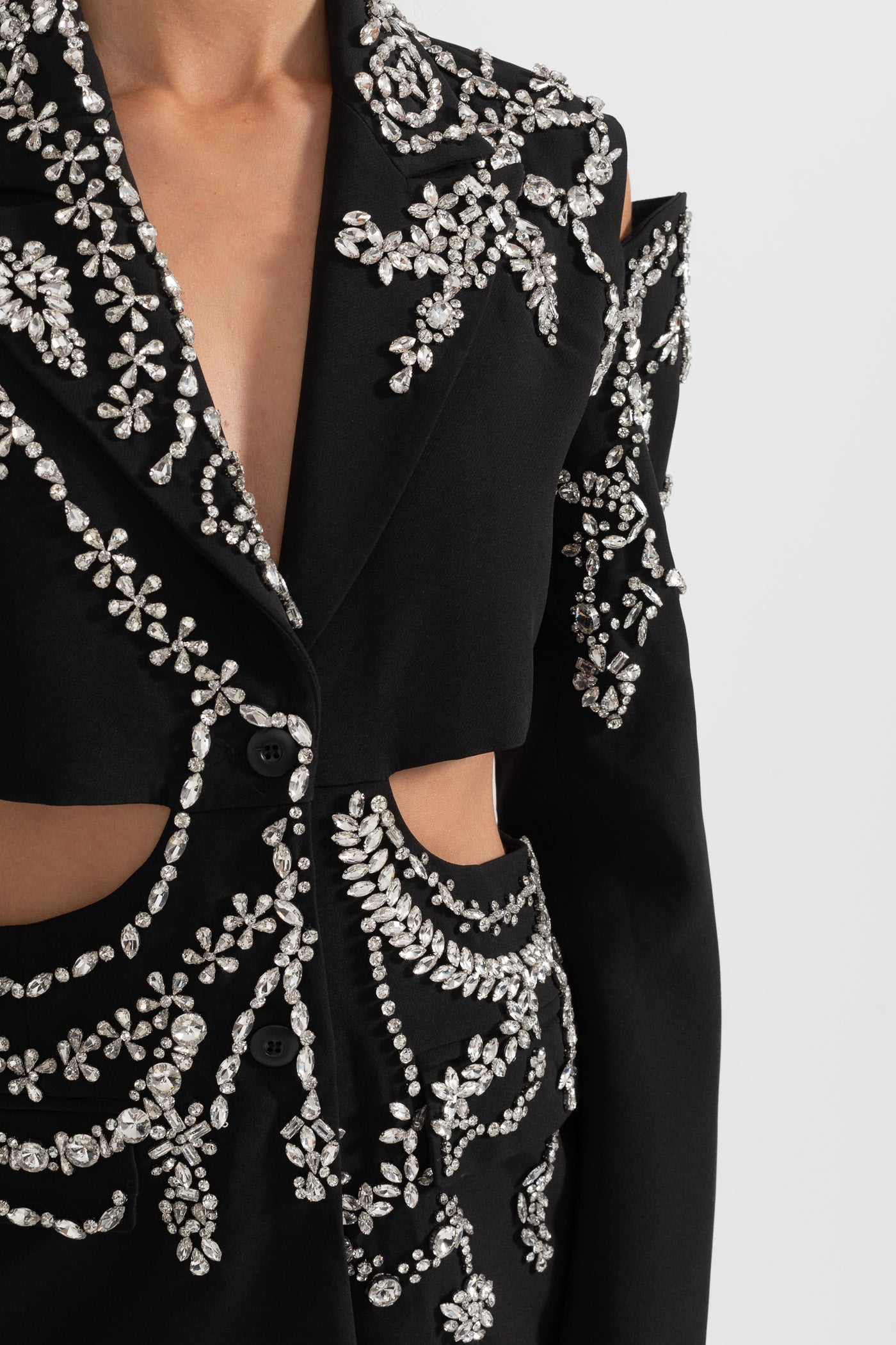 Nakış Detaylı Bel Dekolteli Siyah Blazer