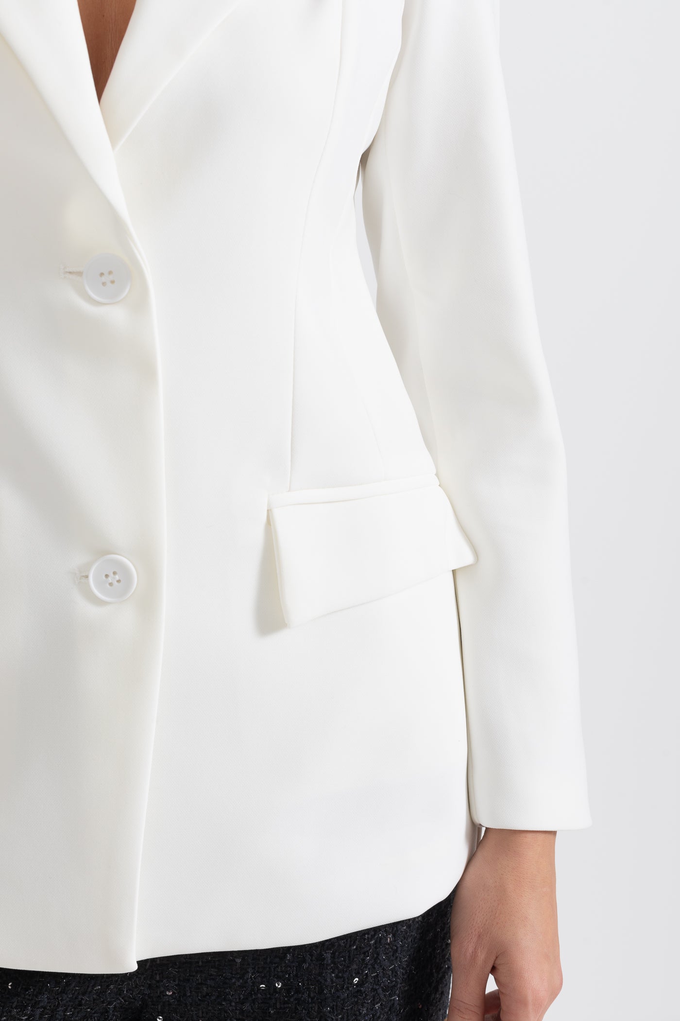 Göğüs Şerit Detaylı Beyaz Blazer