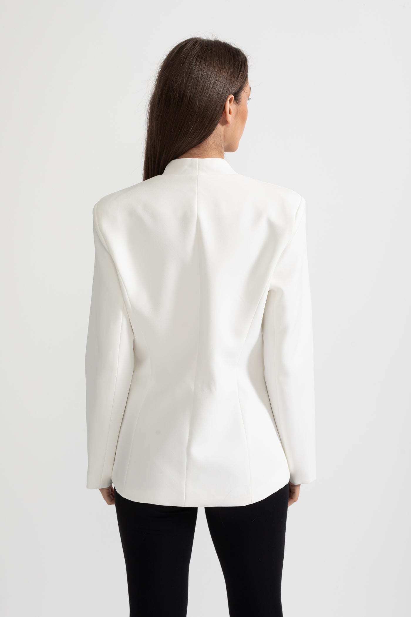 Gümüş Çiçek Tokalı Beyaz Blazer Ceket