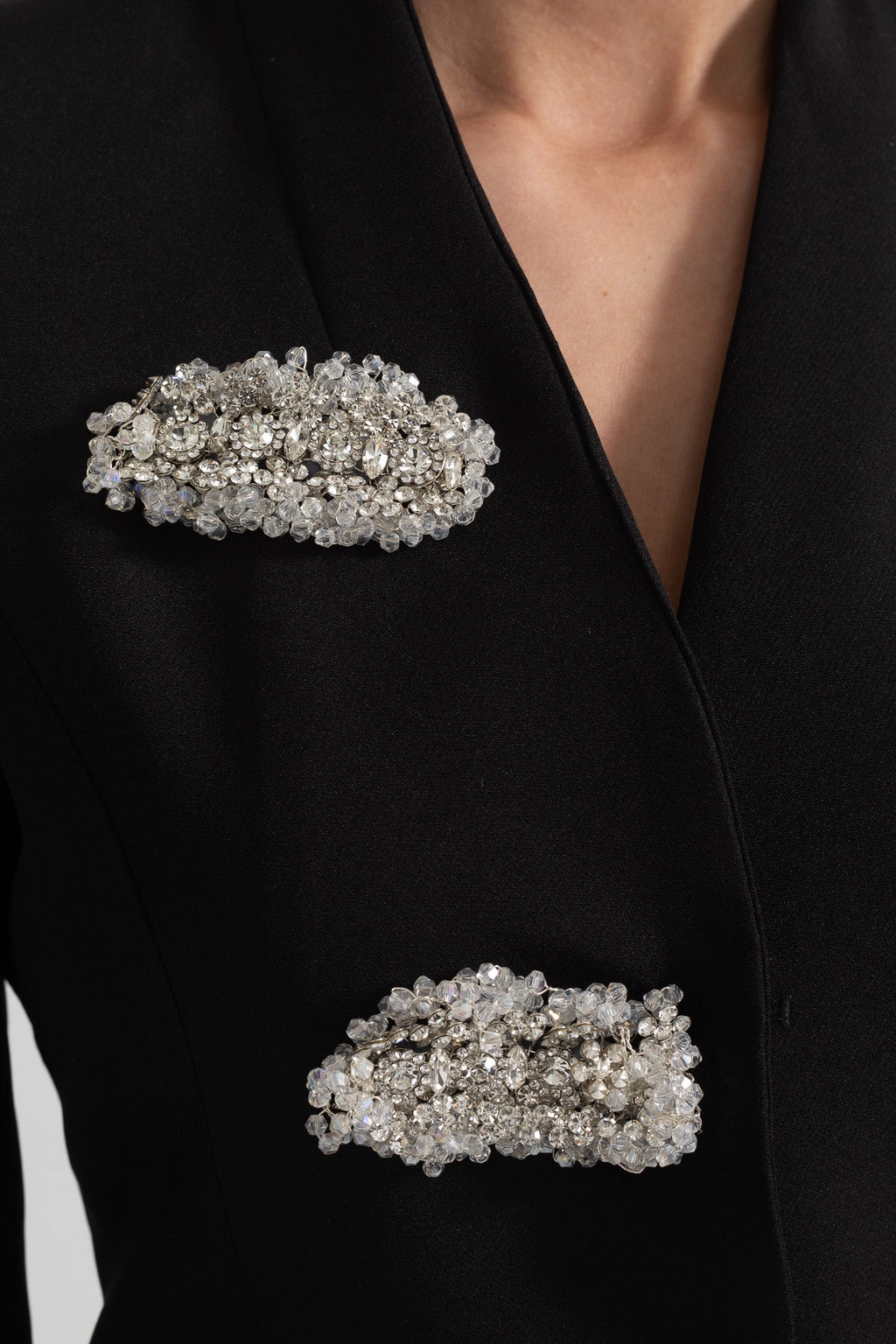 Gümüş Çiçek Tokalı Siyah Blazer Ceket