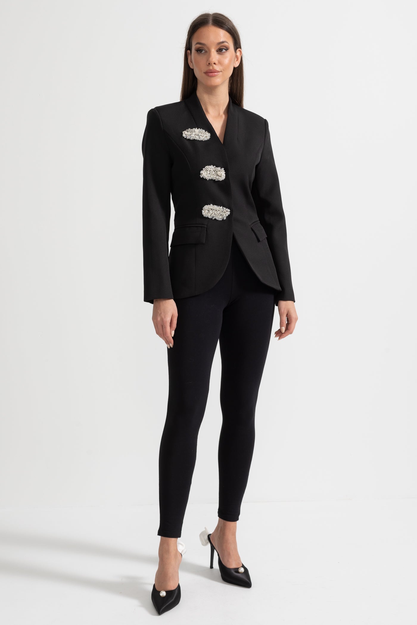Gümüş Çiçek Tokalı Siyah Blazer Ceket