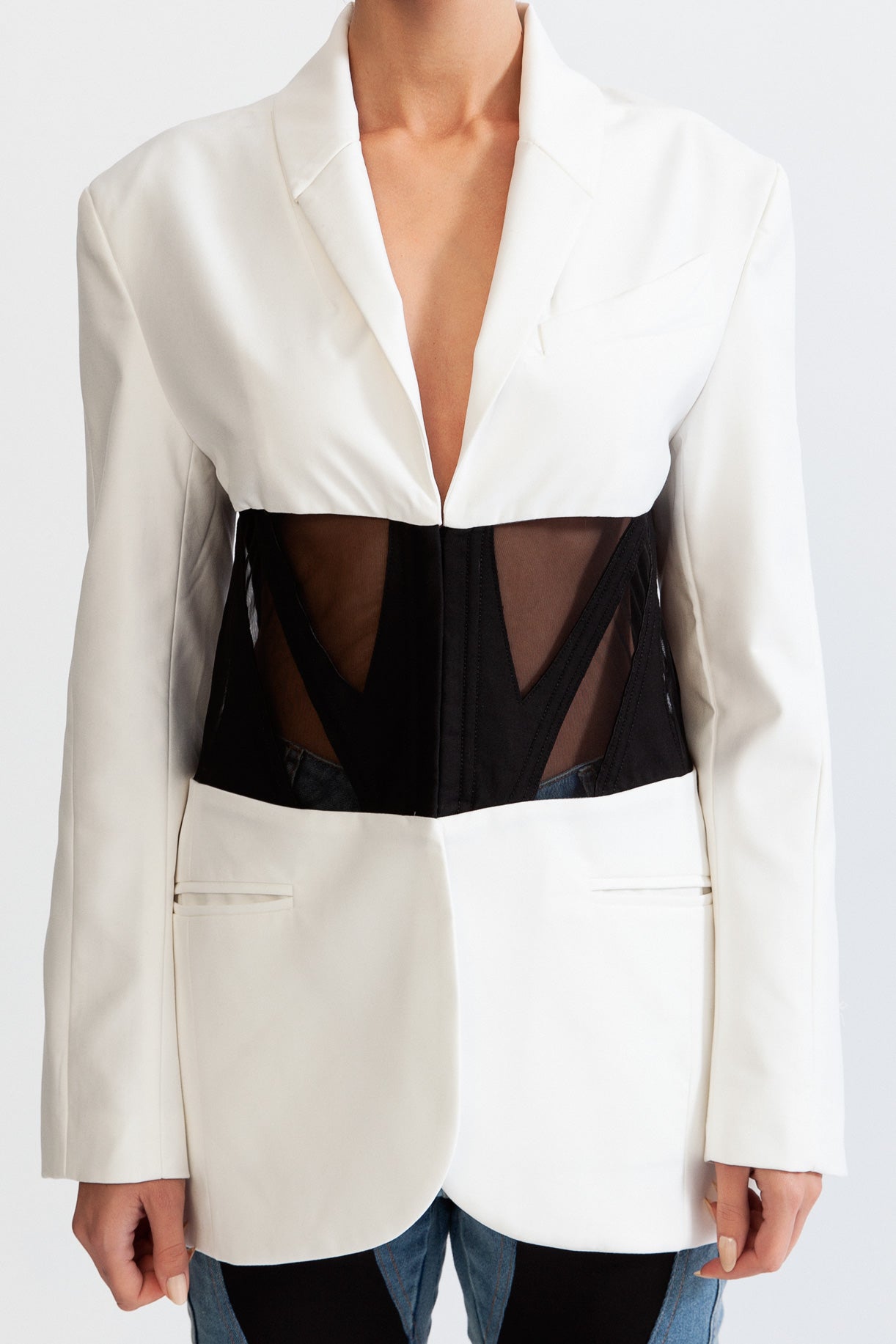 Korse Detaylı Beyaz Blazer