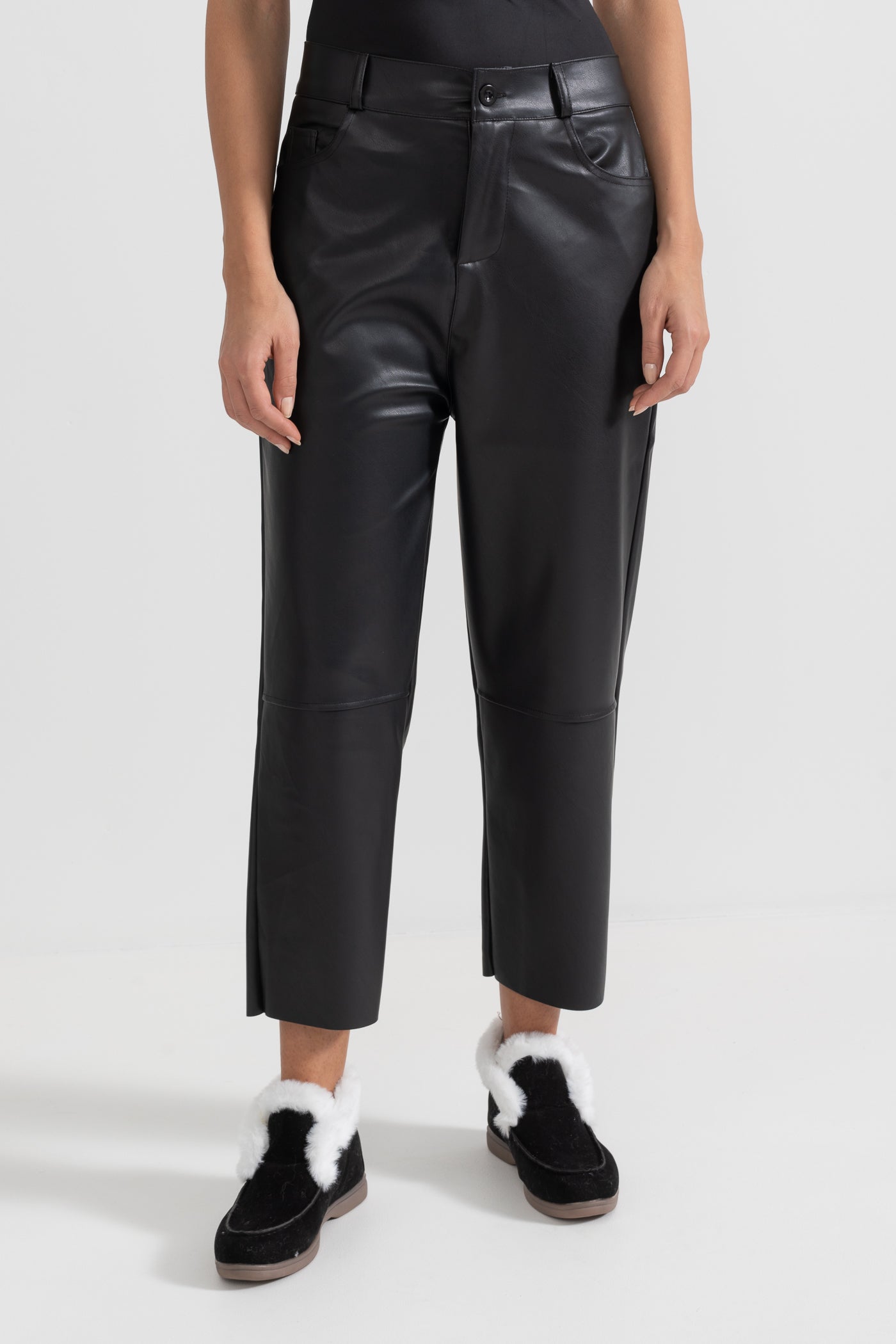 Siyah Cropped Vegan Deri Pantolon