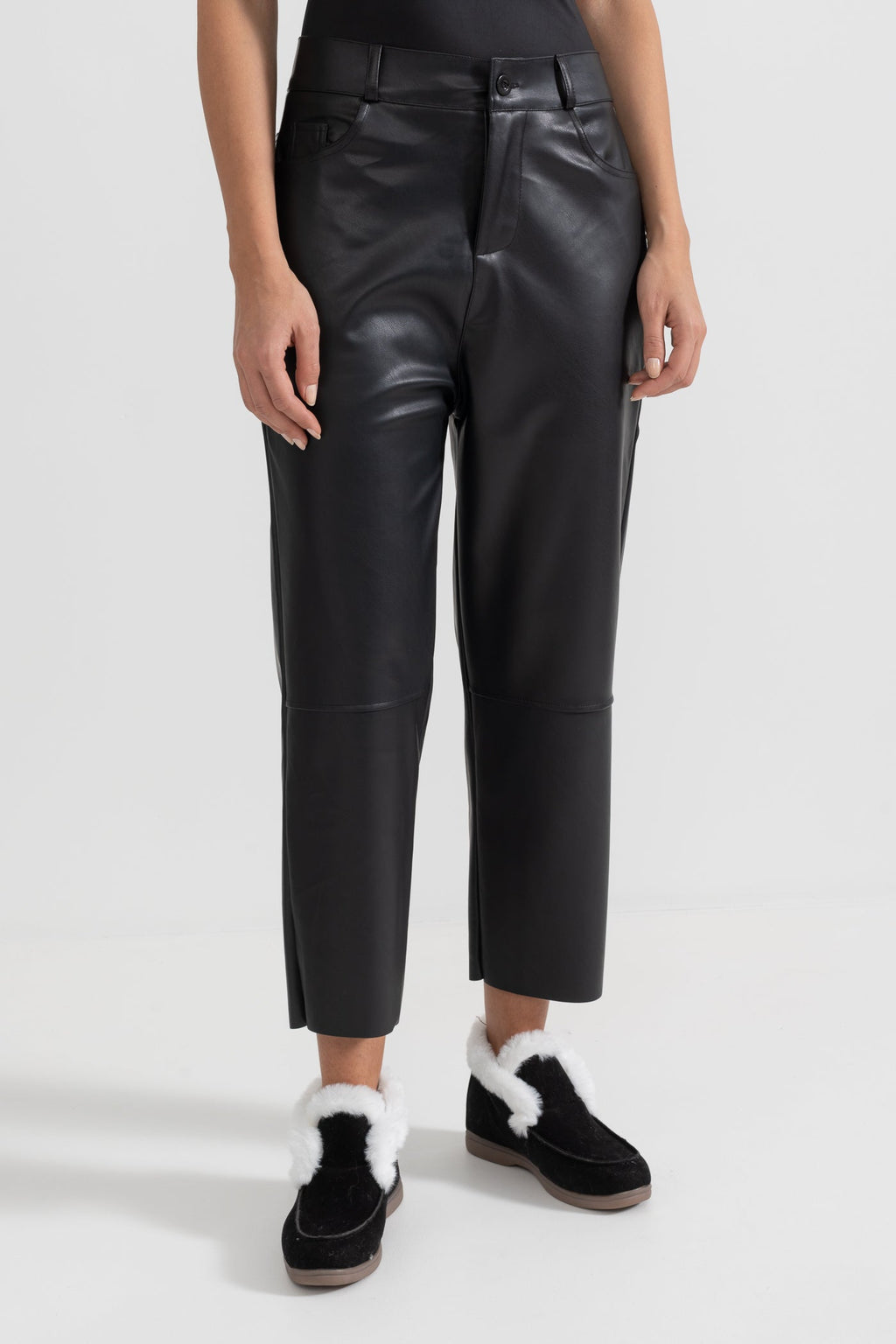 Siyah Cropped Vegan Deri Pantolon