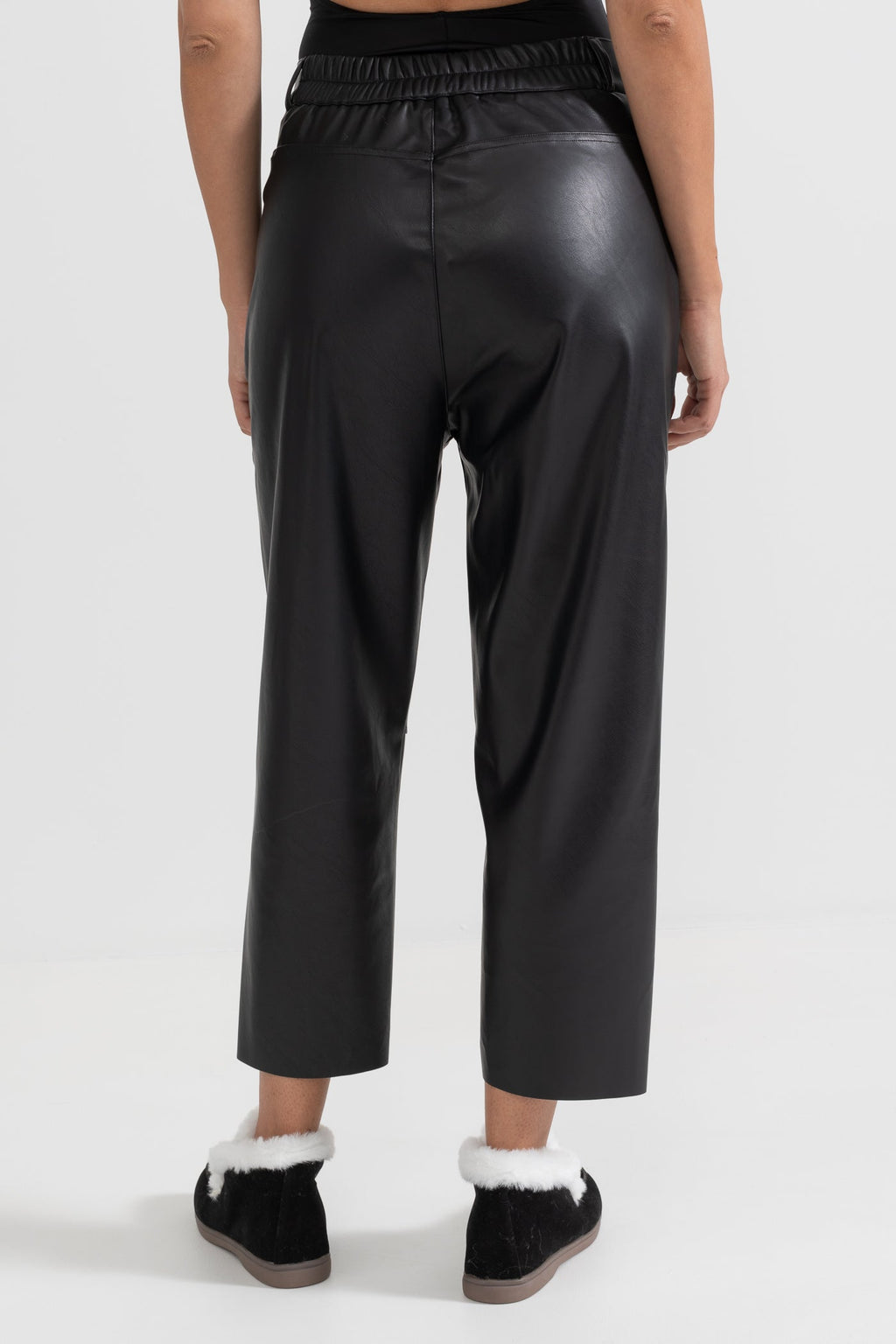 Siyah Cropped Vegan Deri Pantolon