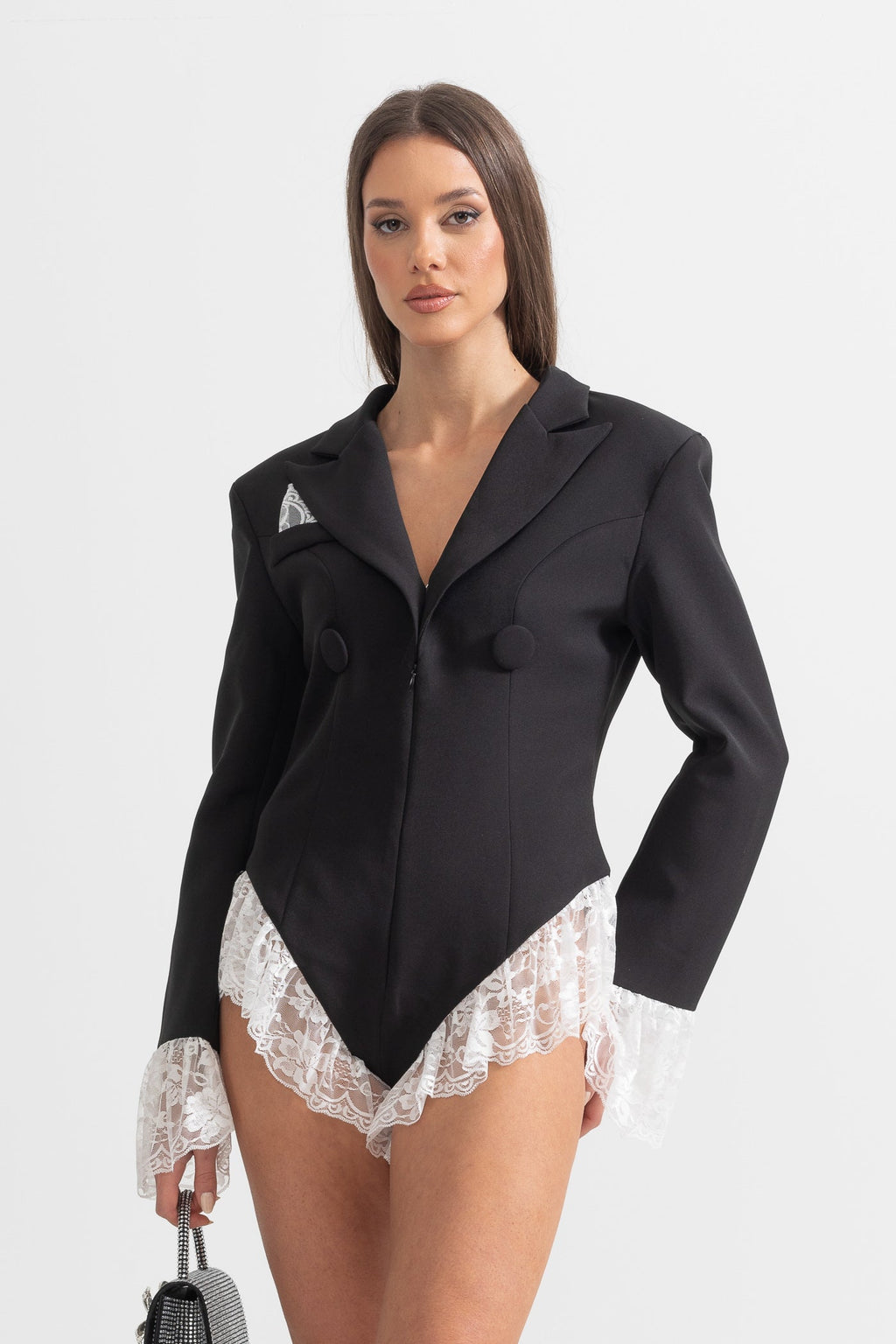 Beyaz Dantel Detaylı Siyah Şık Blazer Tulum