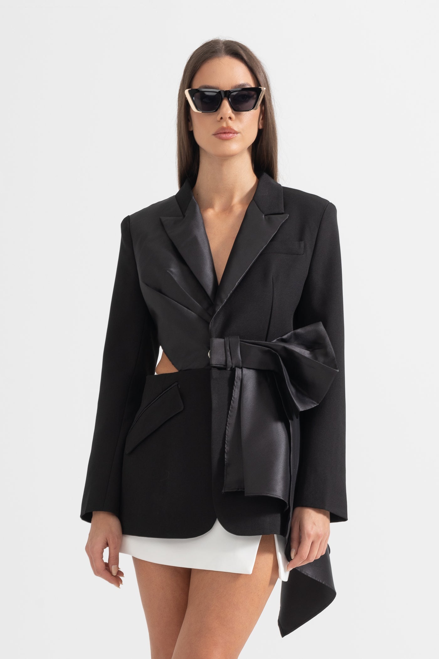 Sırt Dekolteli Asimetrik Siyah Blazer